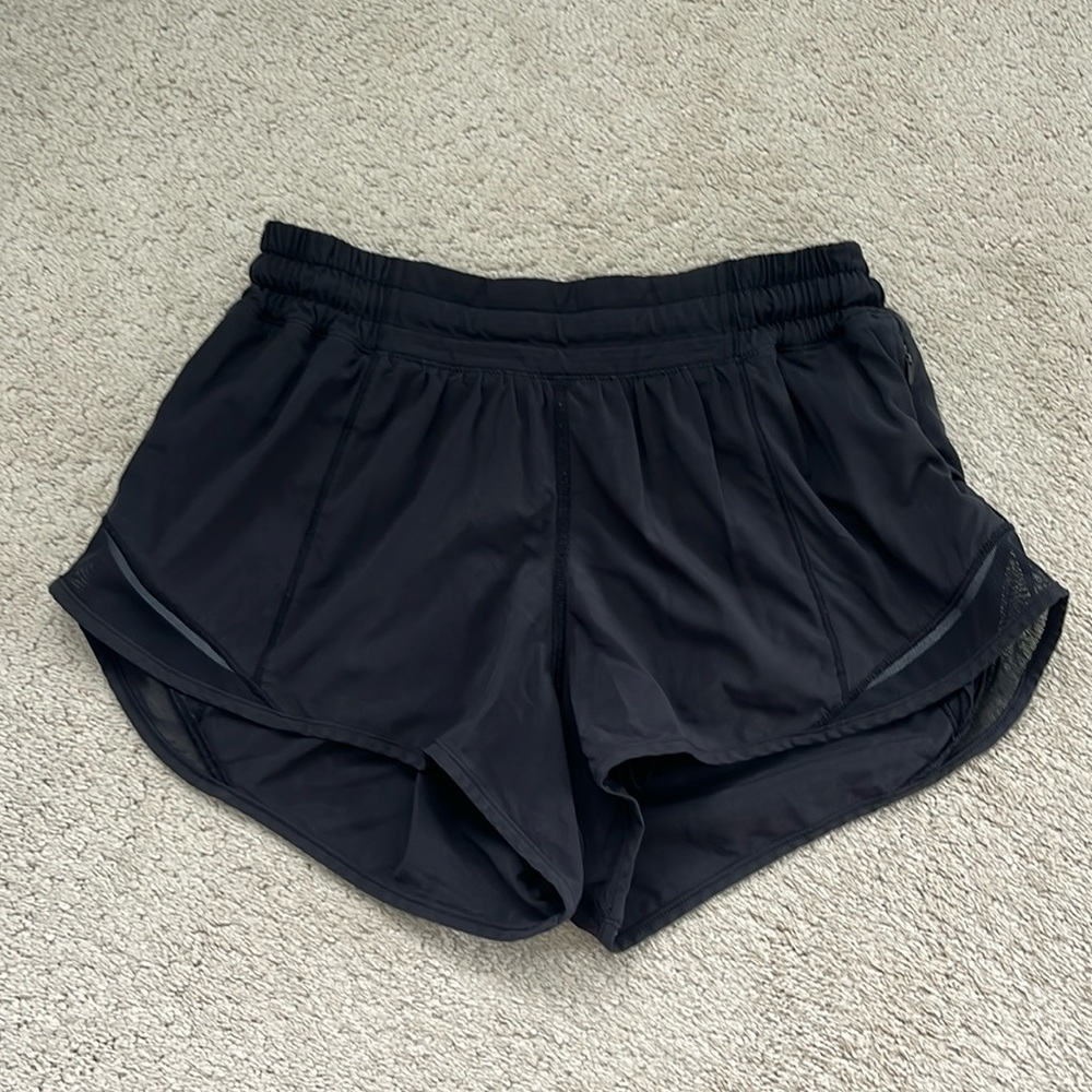 lululemon size 4 hotty hot shorts